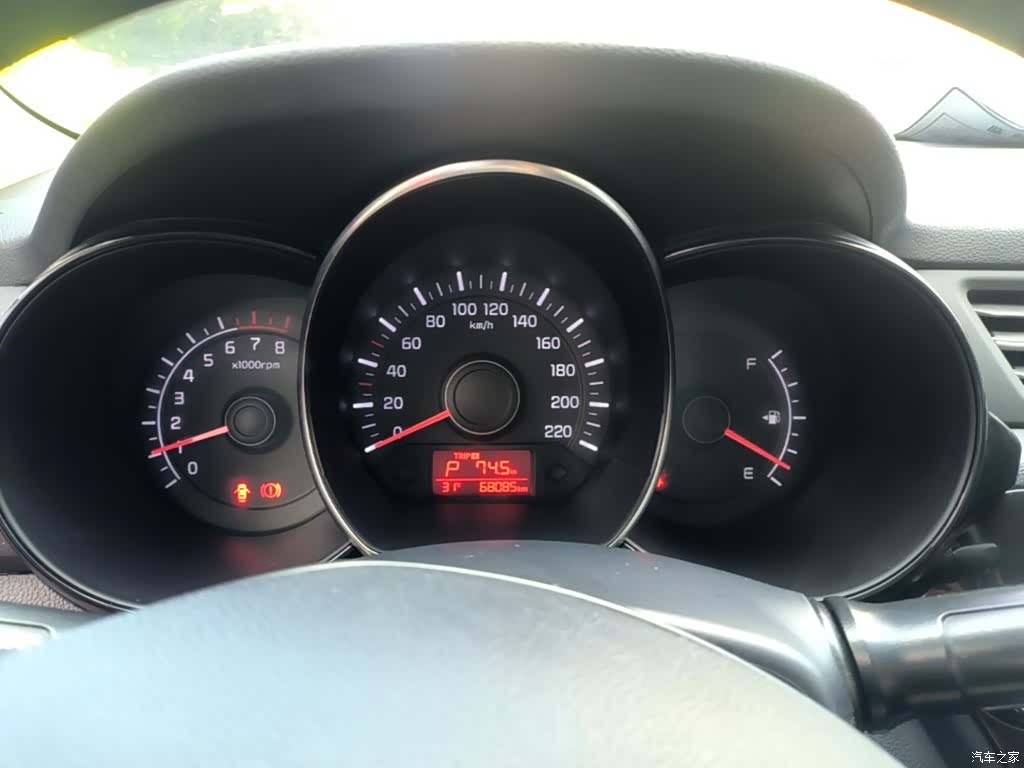 Kia K2, 2015 12
