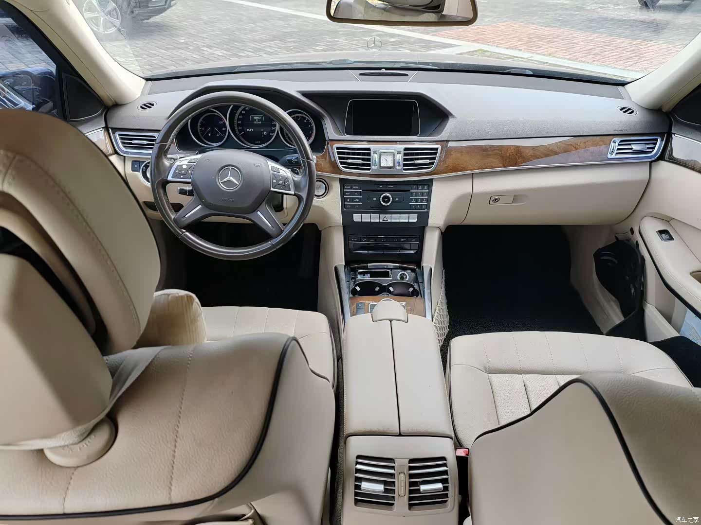 Mercedes-Benz E-Class, 2015 6