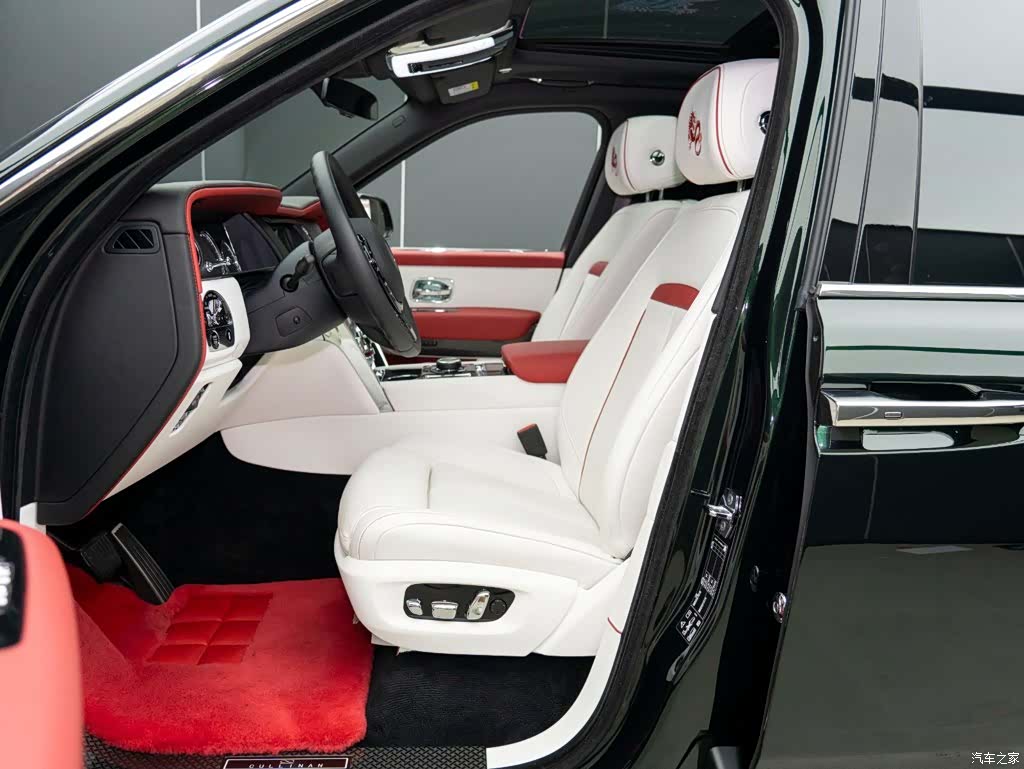 Rolls-Royce Cullinan, 2022 7