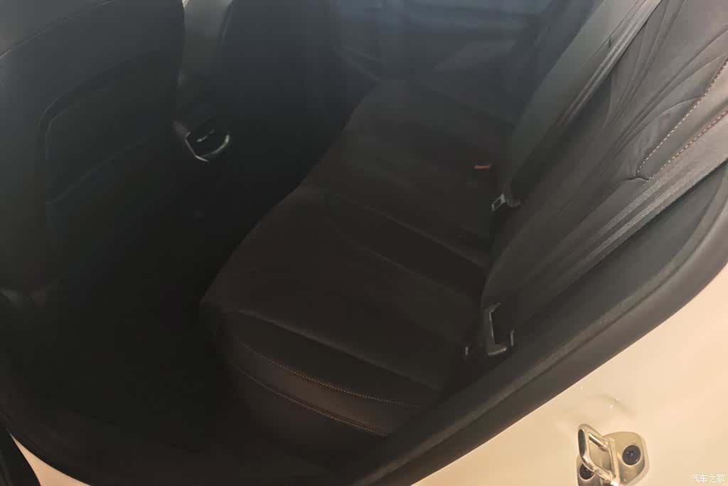 Roewe D5X, 2024 11