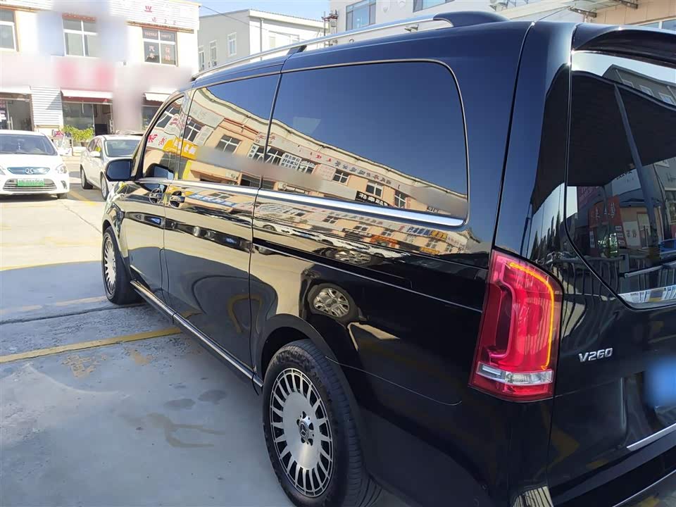 Mercedes-Benz V-class