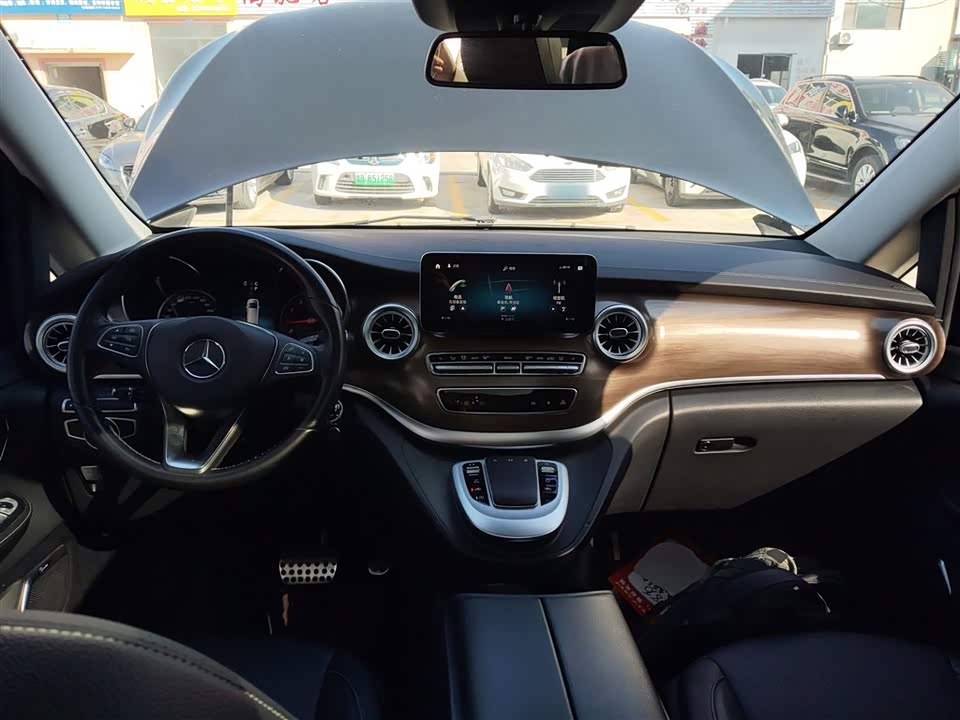 Mercedes-Benz V-class