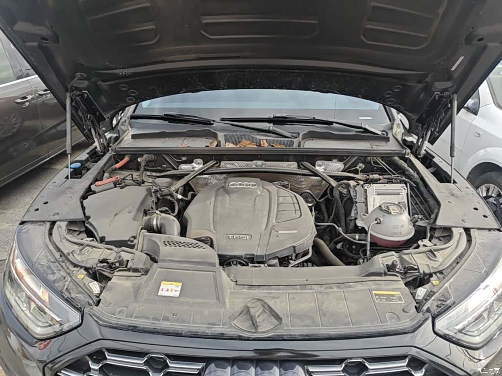 Audi Q5L, 2022 10