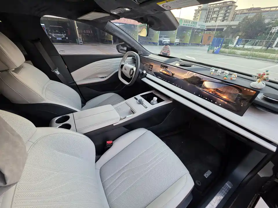 Geely Galaxy Galaxy E8