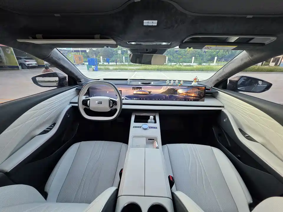 Geely Galaxy Galaxy E8