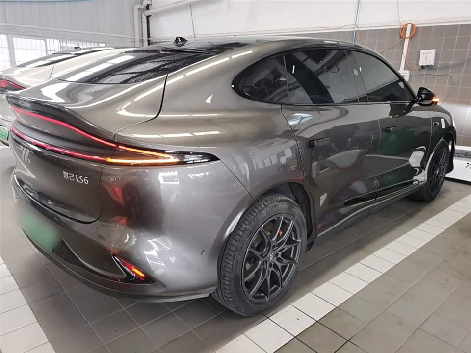 IM Motors Zhiji LS6 IM Motors Zhiji LS6