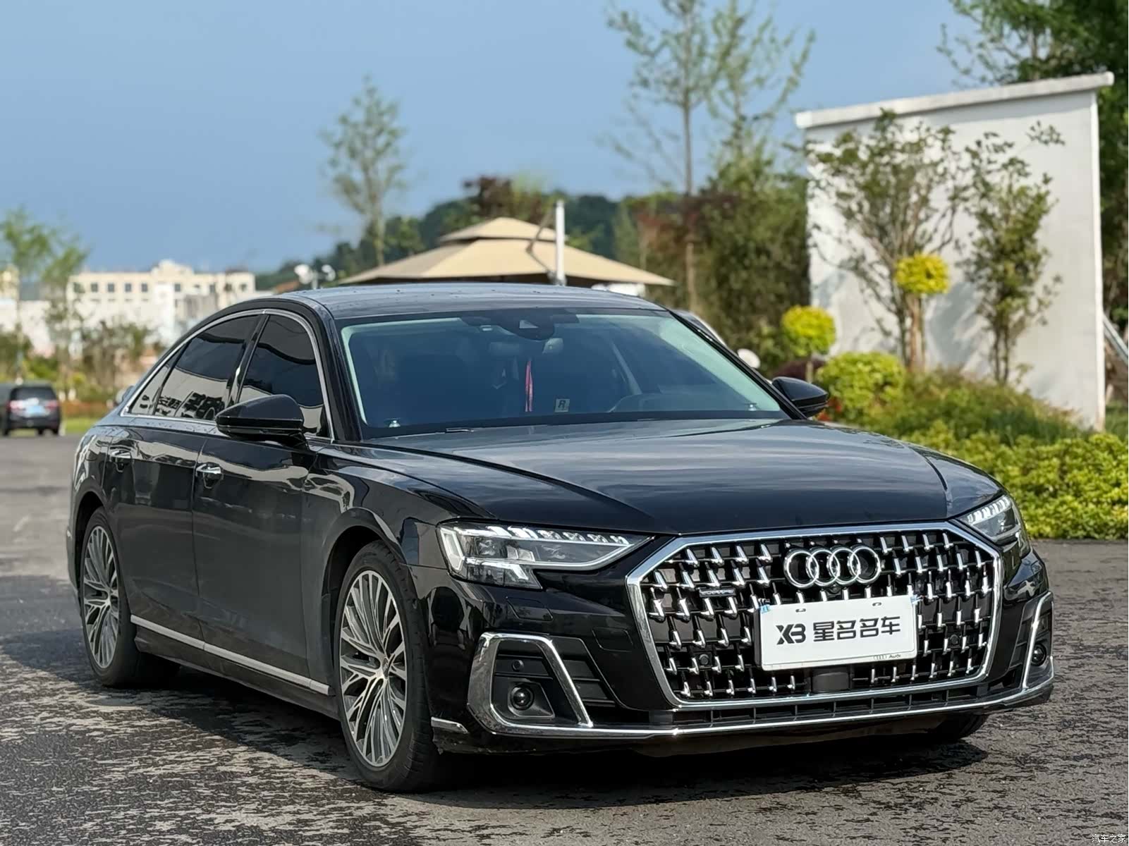 Audi A8L, 2022 3