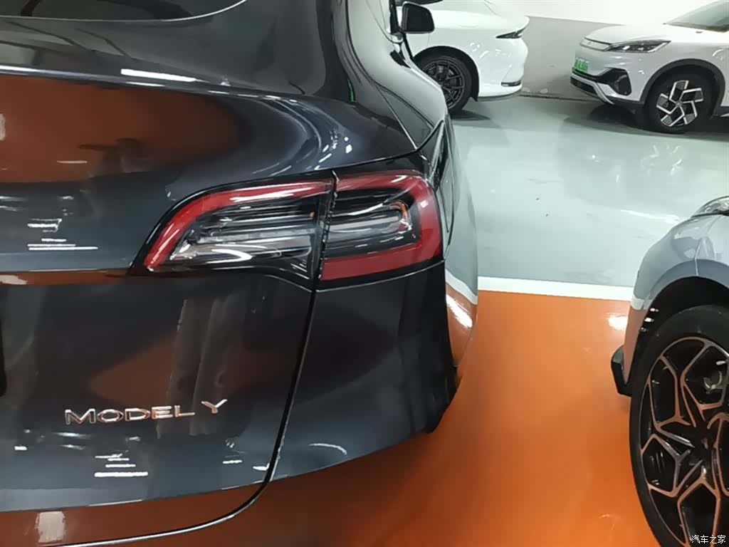Tesla Model Y, 2024 8