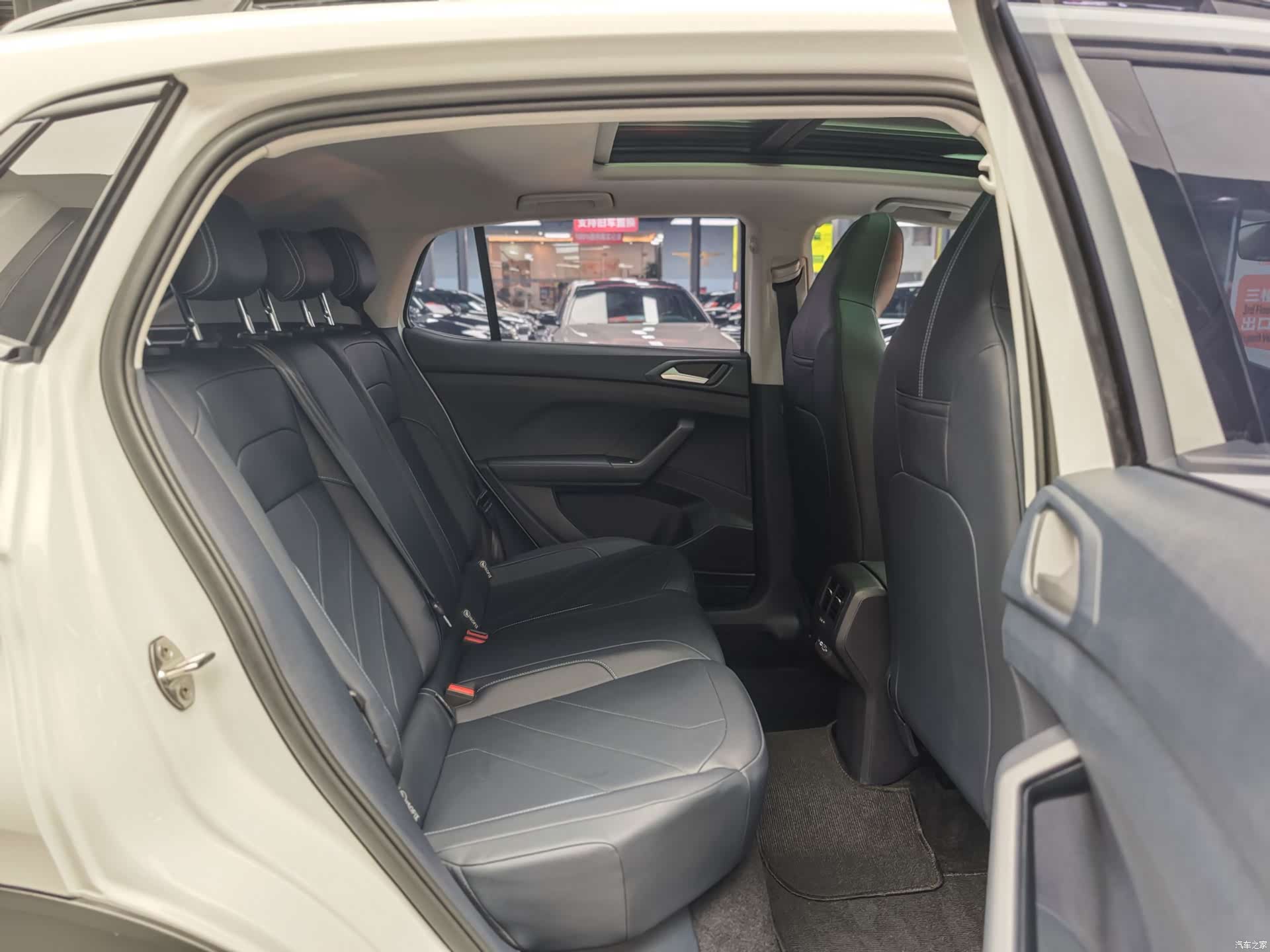 Volkswagen Tharu, 2025 10