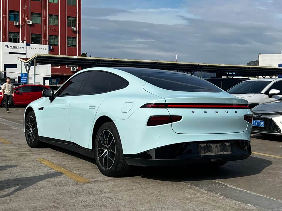 XPENG P7