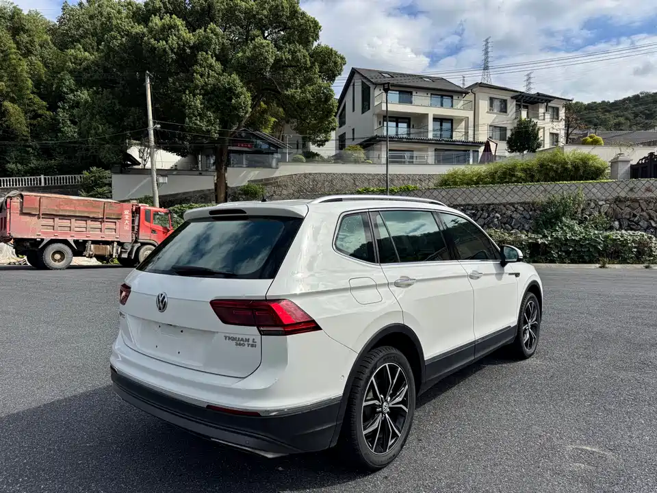 Volkswagen Tiguan L