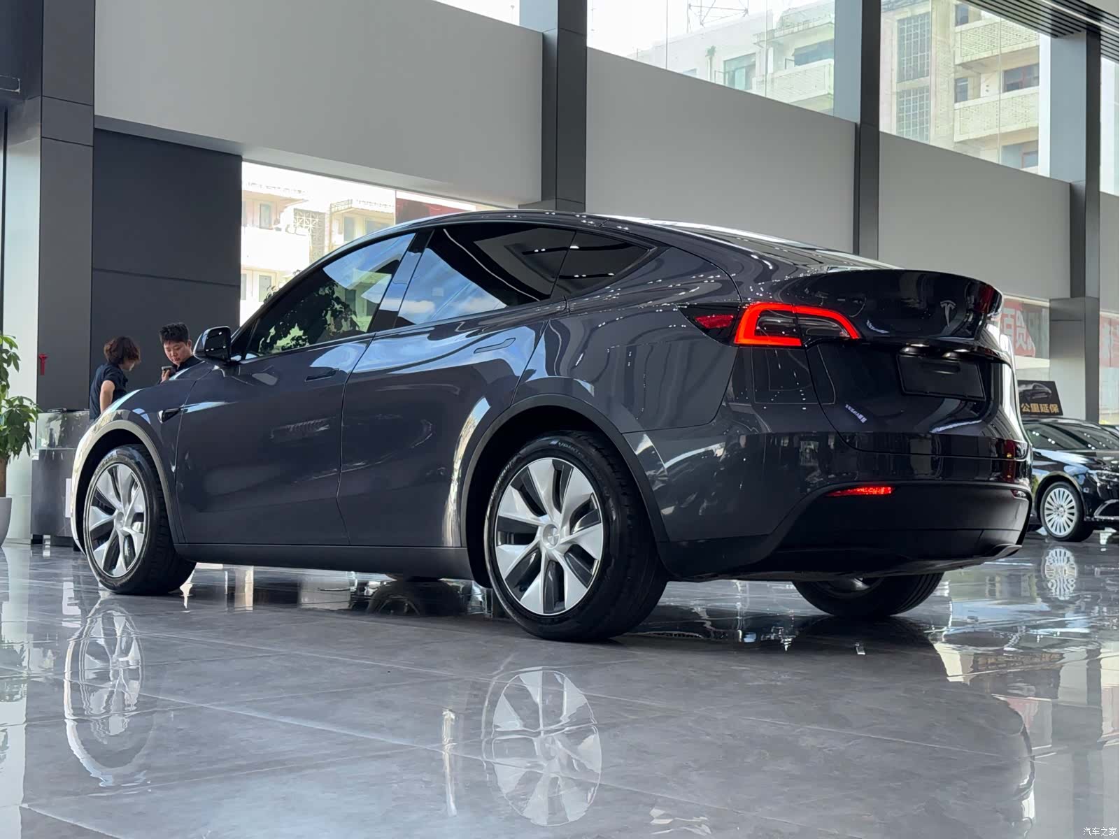 Tesla Model Y, 2021 8