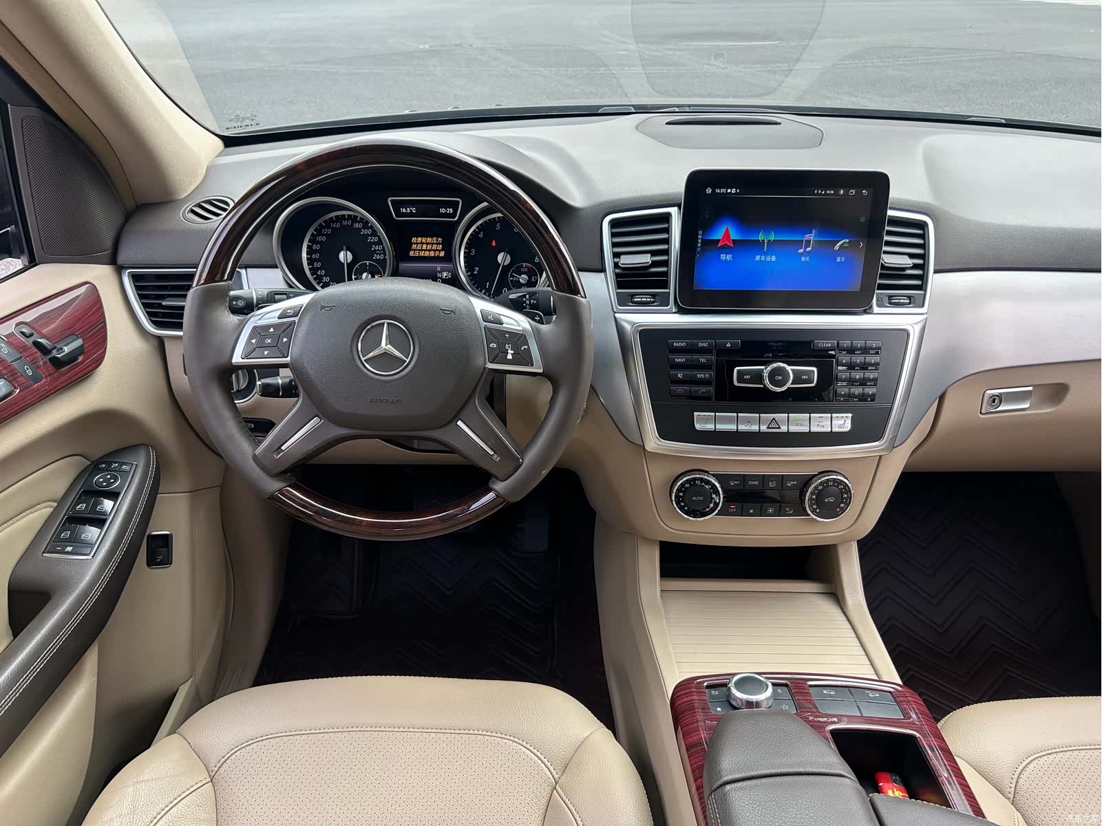 Mercedes-Benz M-Class, 2015 15