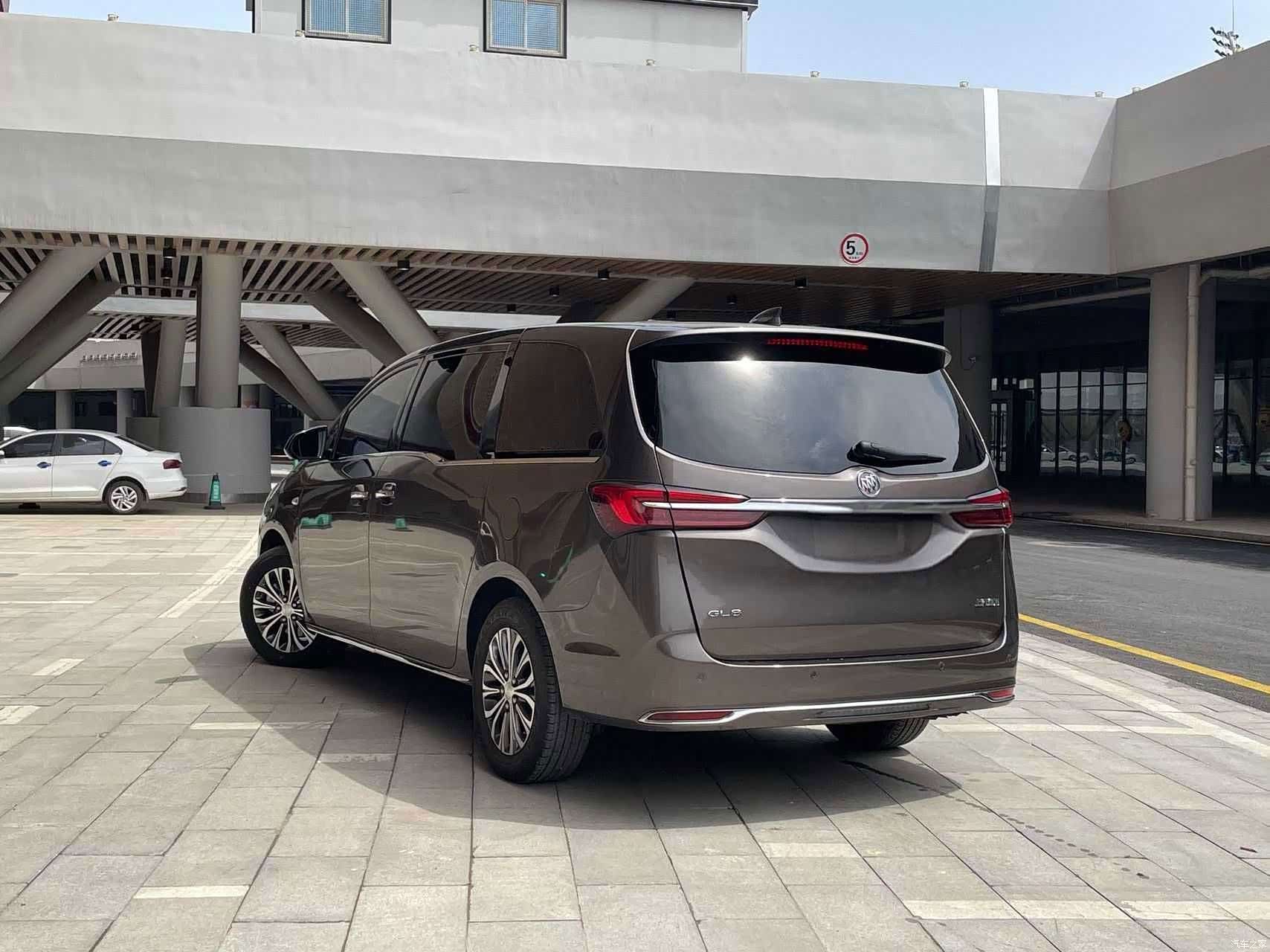 Buick GL8, 2024 4