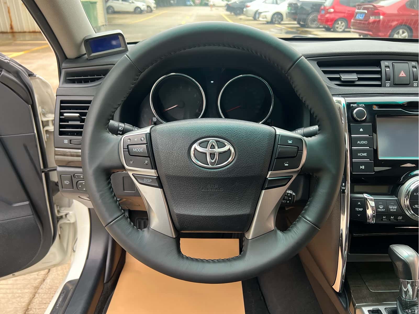 Toyota 2.5V, 2014 10
