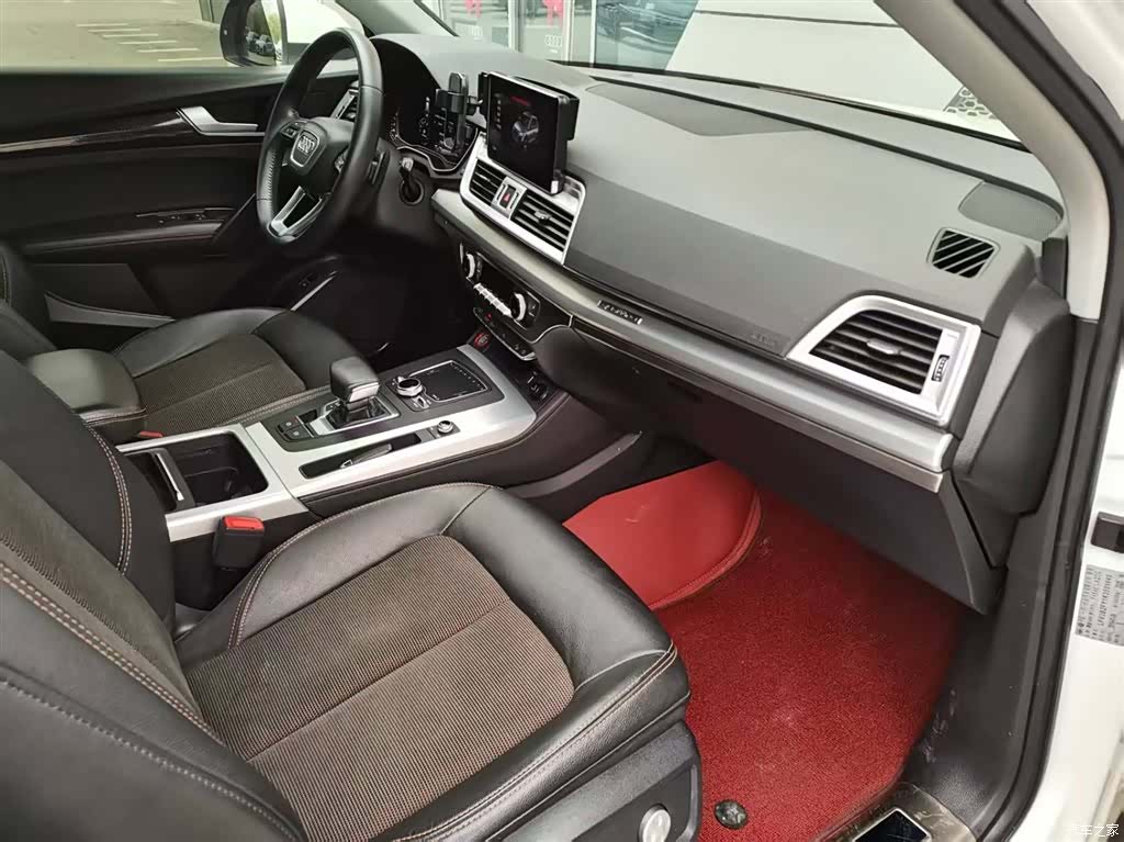 Audi Q5L, 2019 11