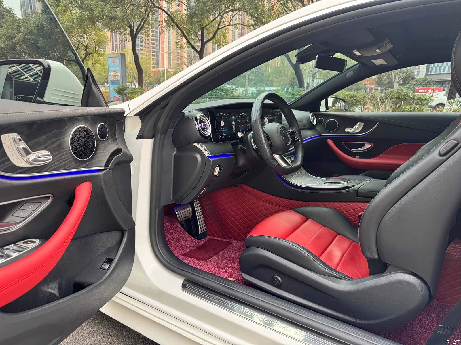 Mercedes-Benz E-Class, 2023 4