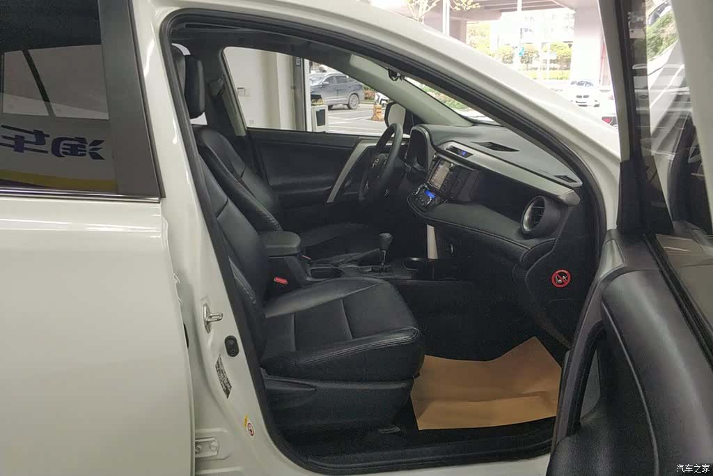 Toyota RAV4, 2018 8