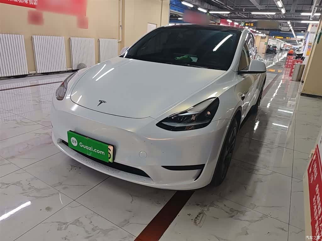 Tesla Model Y, 2024 1