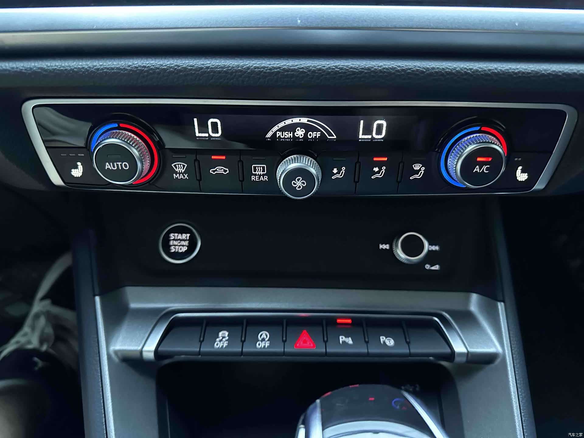Audi Q3, 2023 13