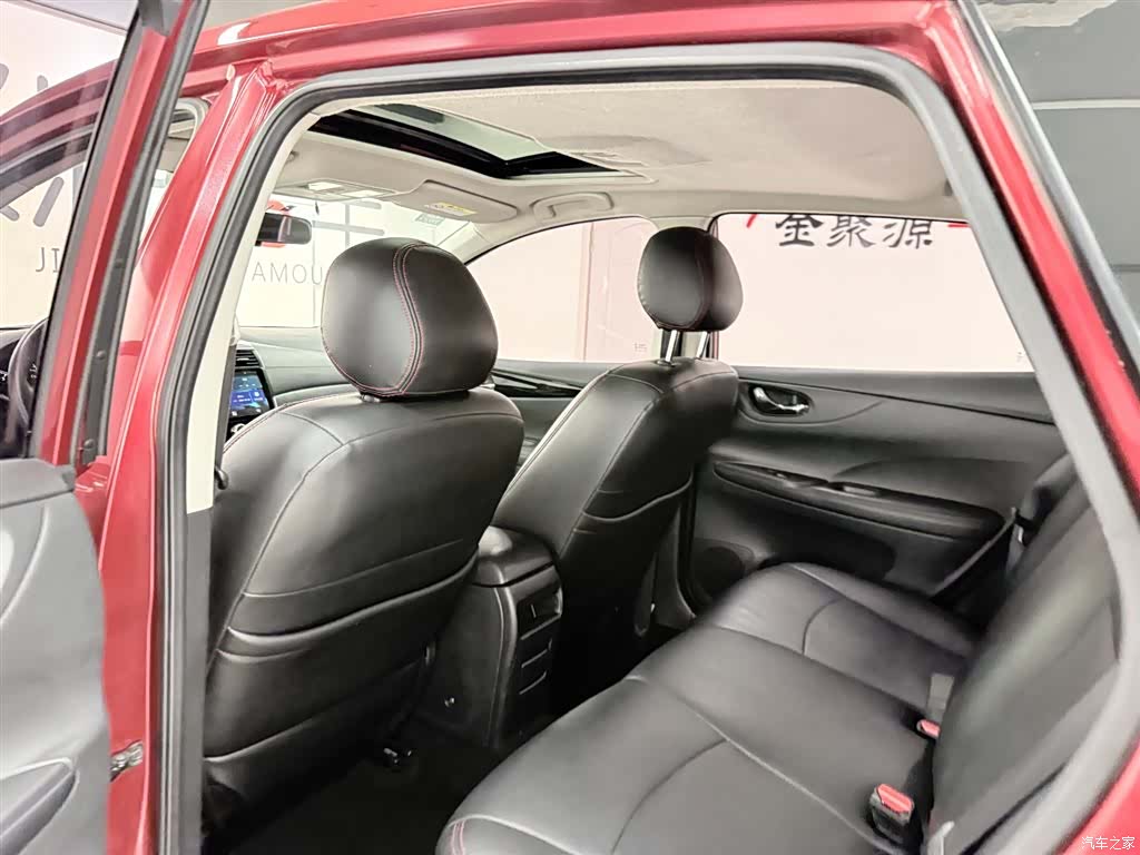 Nissan Tiida, 2018 11