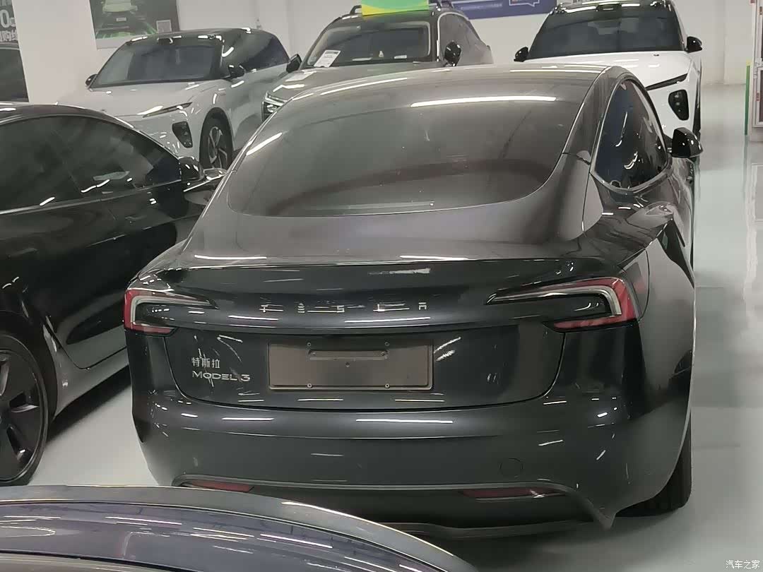 Tesla Model 3, 2024 17