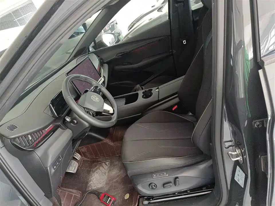 Volkswagen With the crowd 06