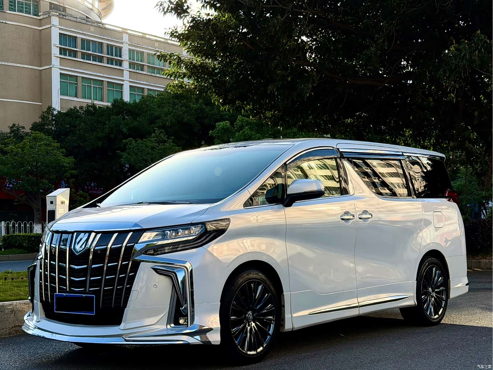 Toyota Alphard, 2016 1
