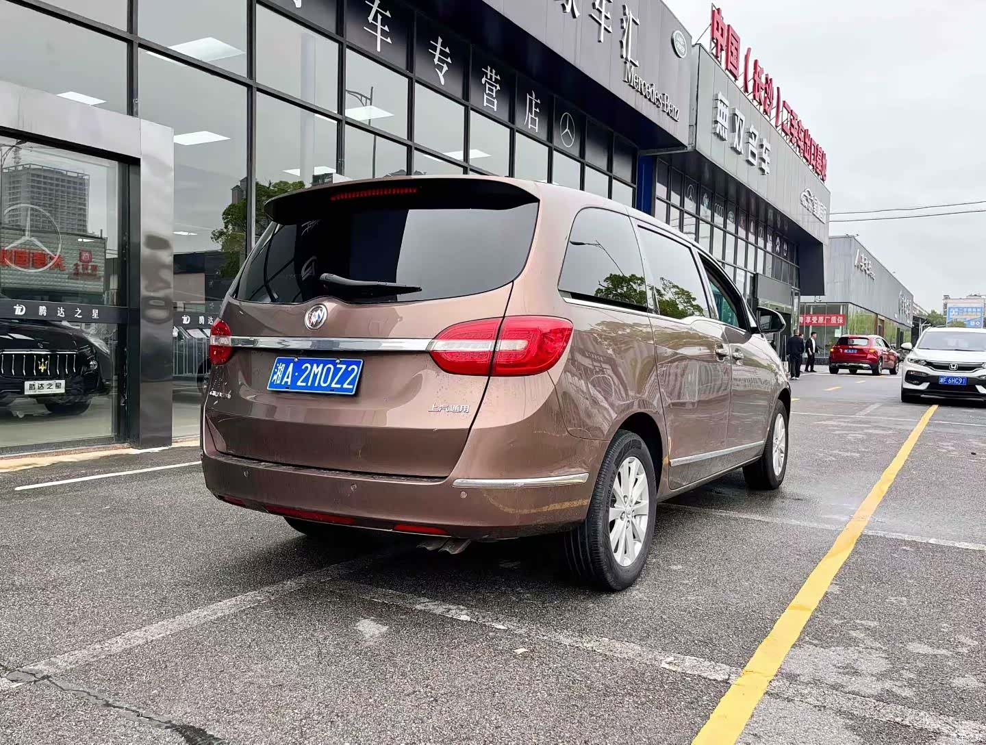 Buick GL8, 2020 9