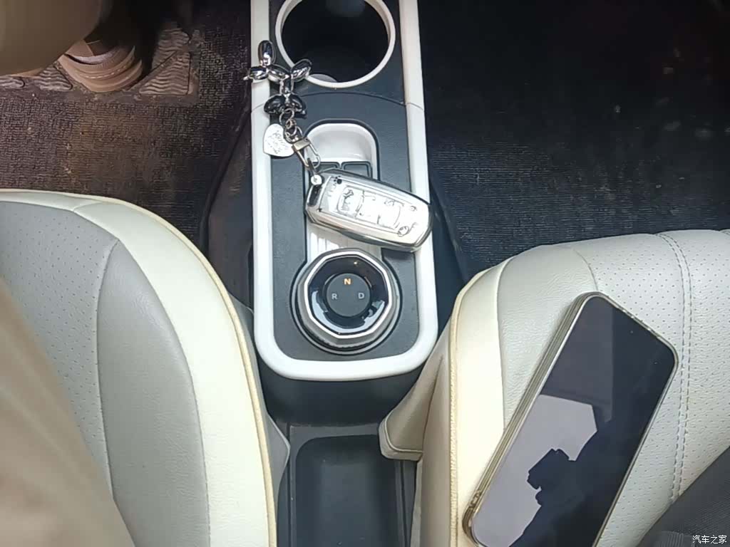 Geely Panda, 2025 14