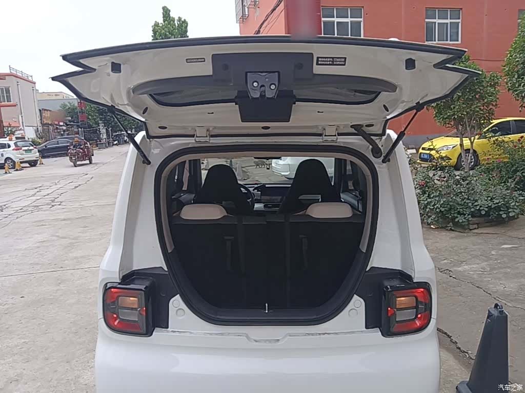 Geely Panda, 2025 19