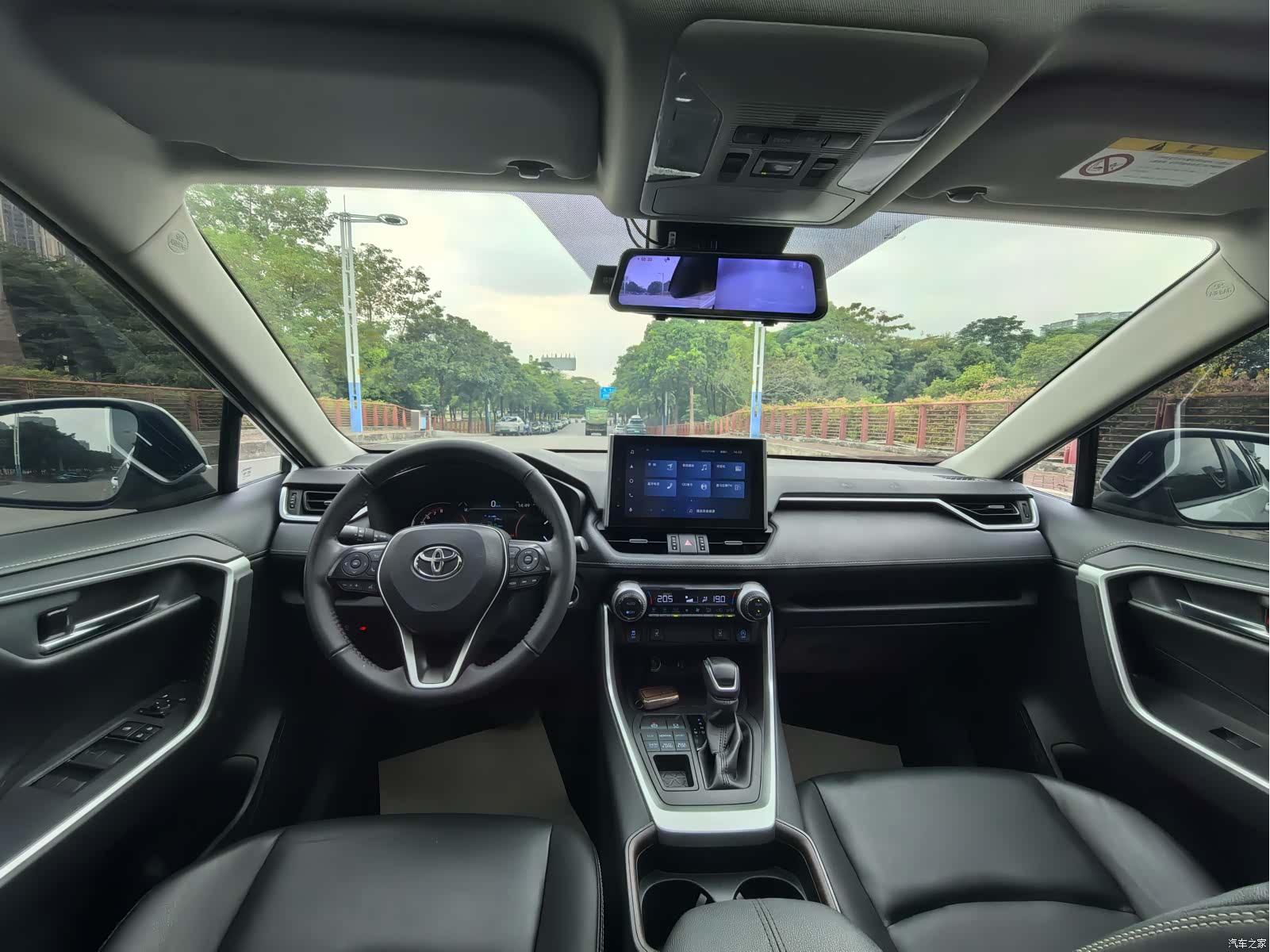 Toyota RAV4, 2021 6