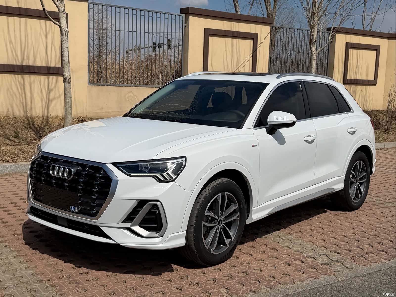 Audi Q3, 2022 1