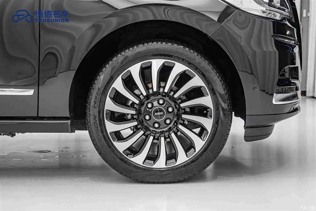 Lincoln Navigator, 2024 11