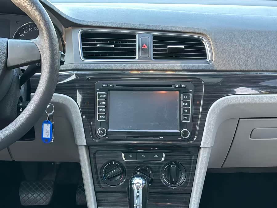 Volkswagen Tiguan 2014, фото 14