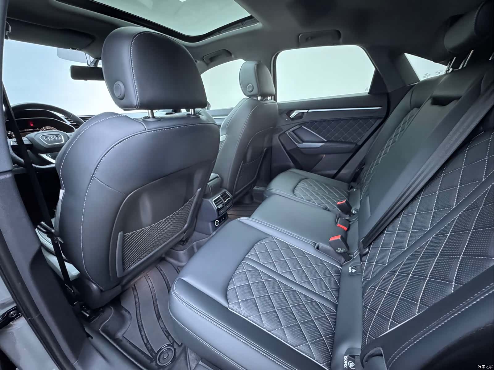 Audi Q3, 2025 11