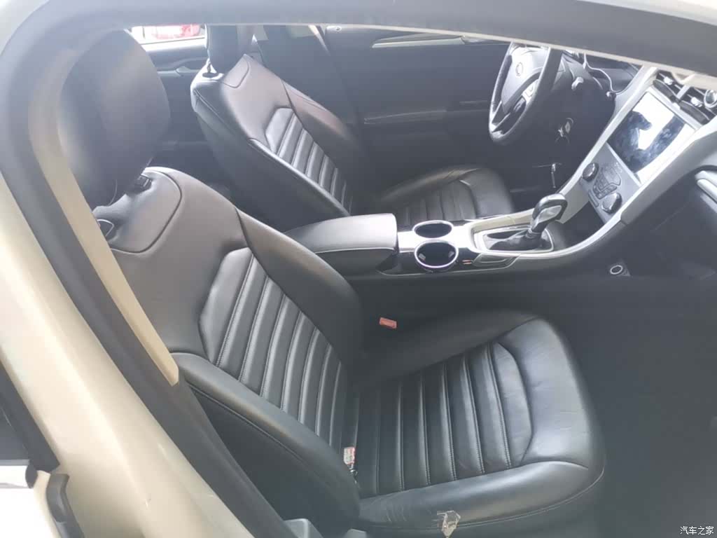 Ford Mondeo, 2014 25