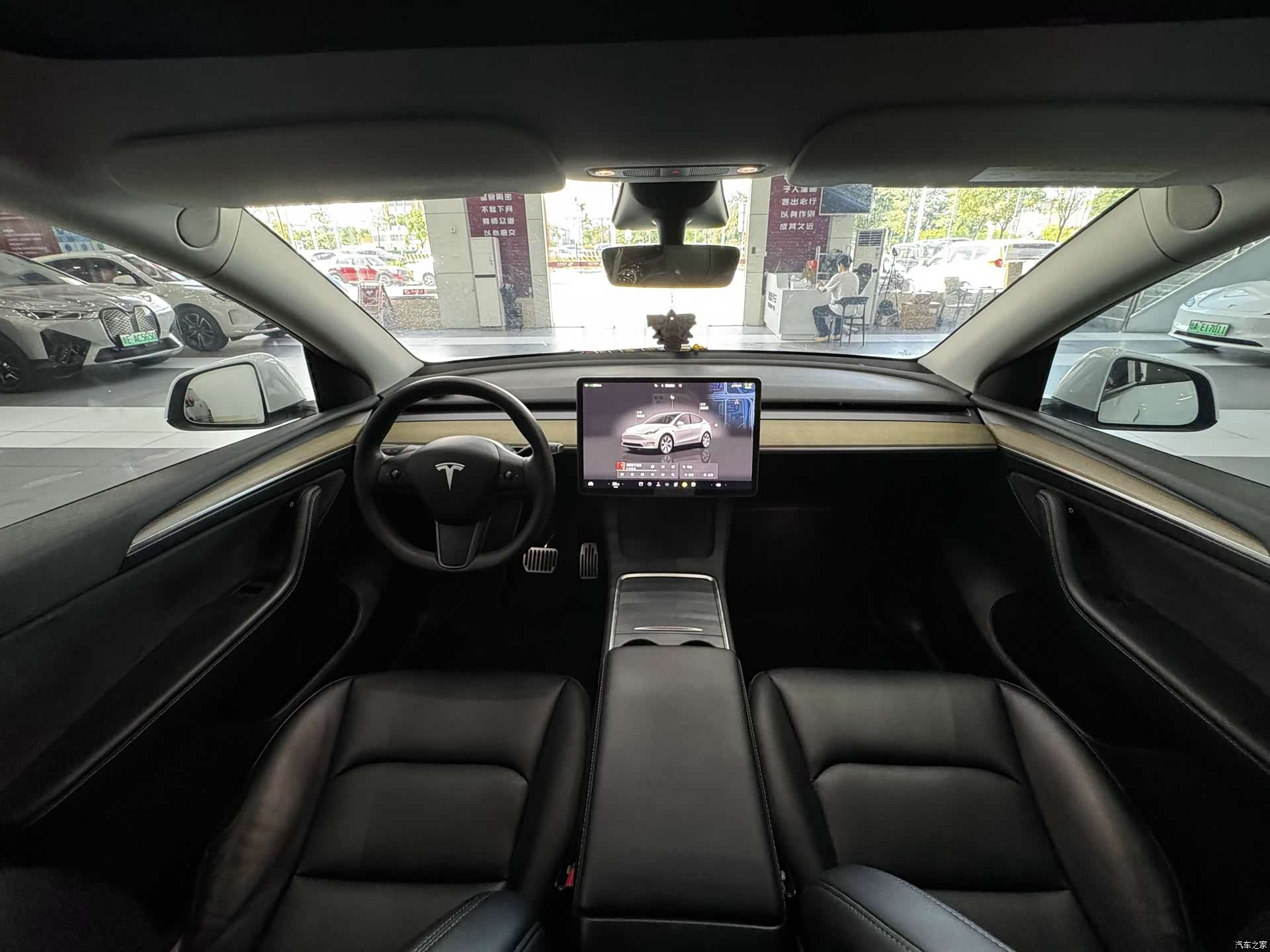 Tesla Model Y, 2023 11