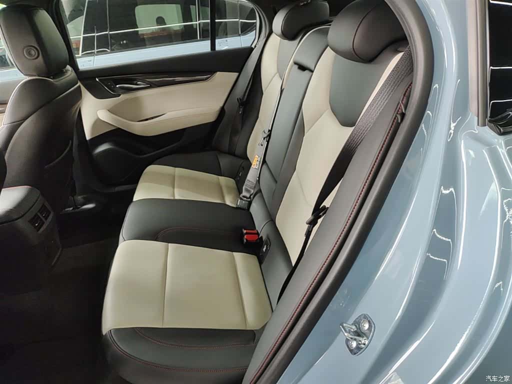 Cadillac CT5, 2025 17