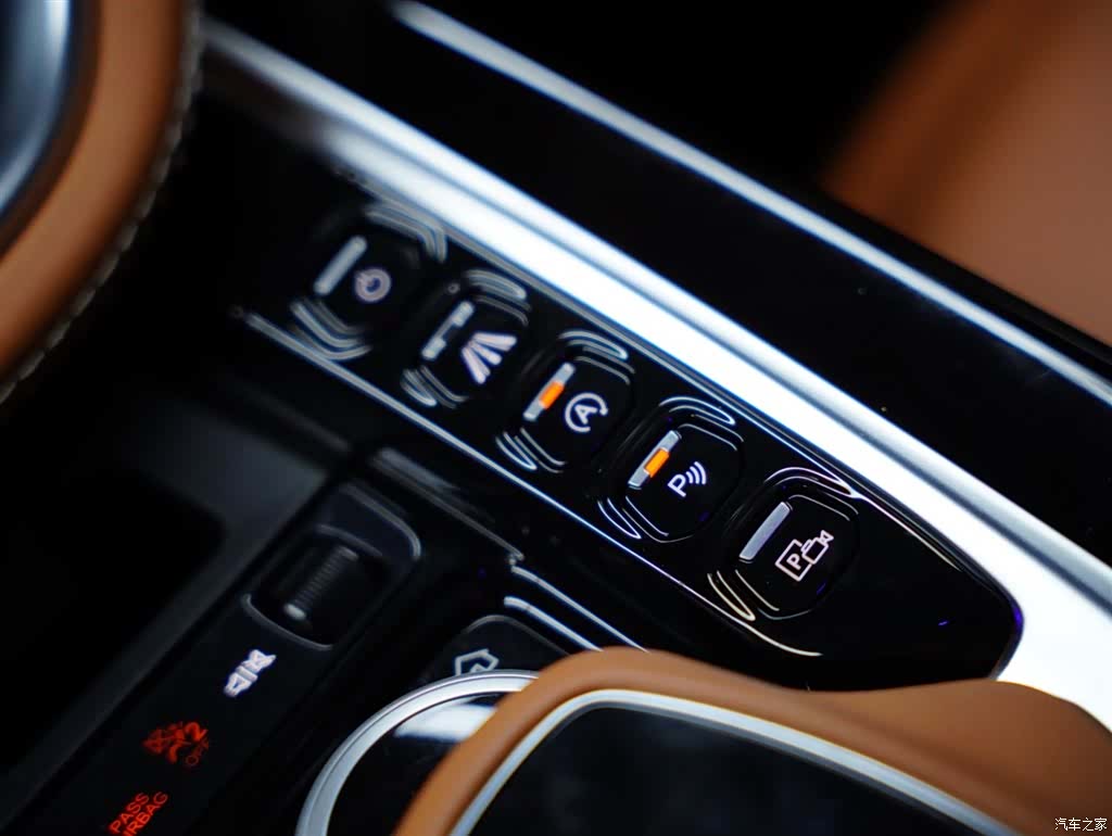 Aston Martin DBX, 2023 15