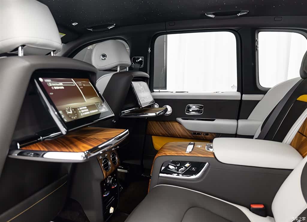 Rolls-Royce Cullinan, 2024 13