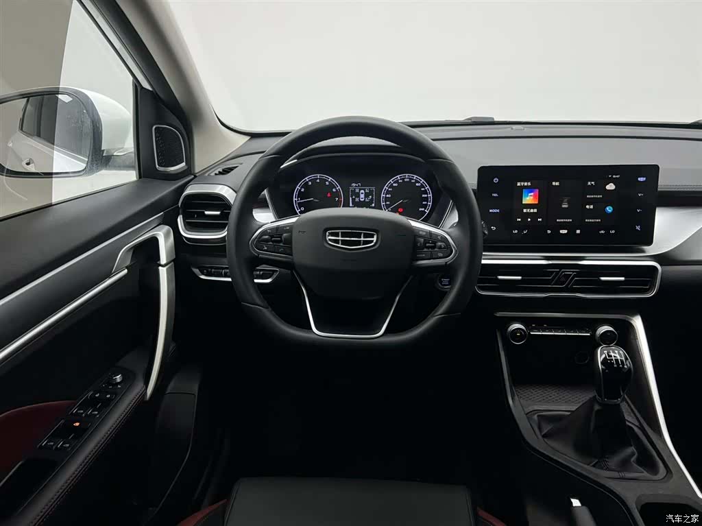 Geely Coolray, 2022 18