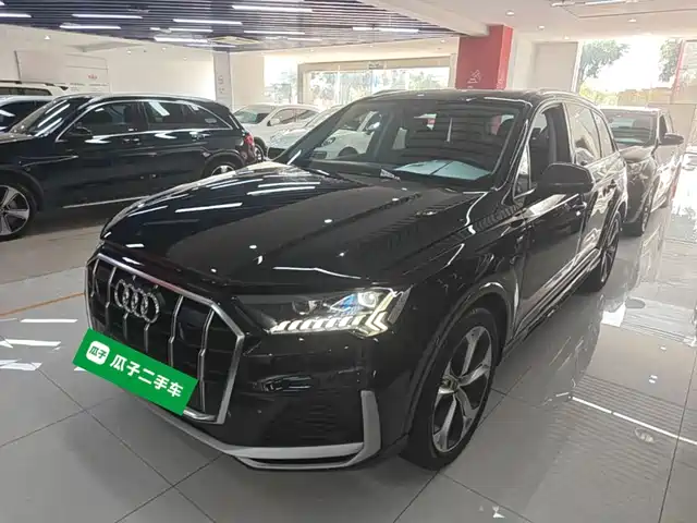 Audi Q7 2023 — купить из Китая под заказ
