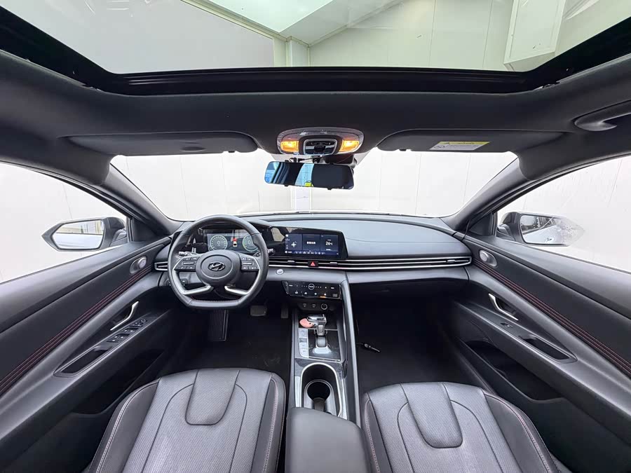 Hyundai Elantra 2022, фото 17