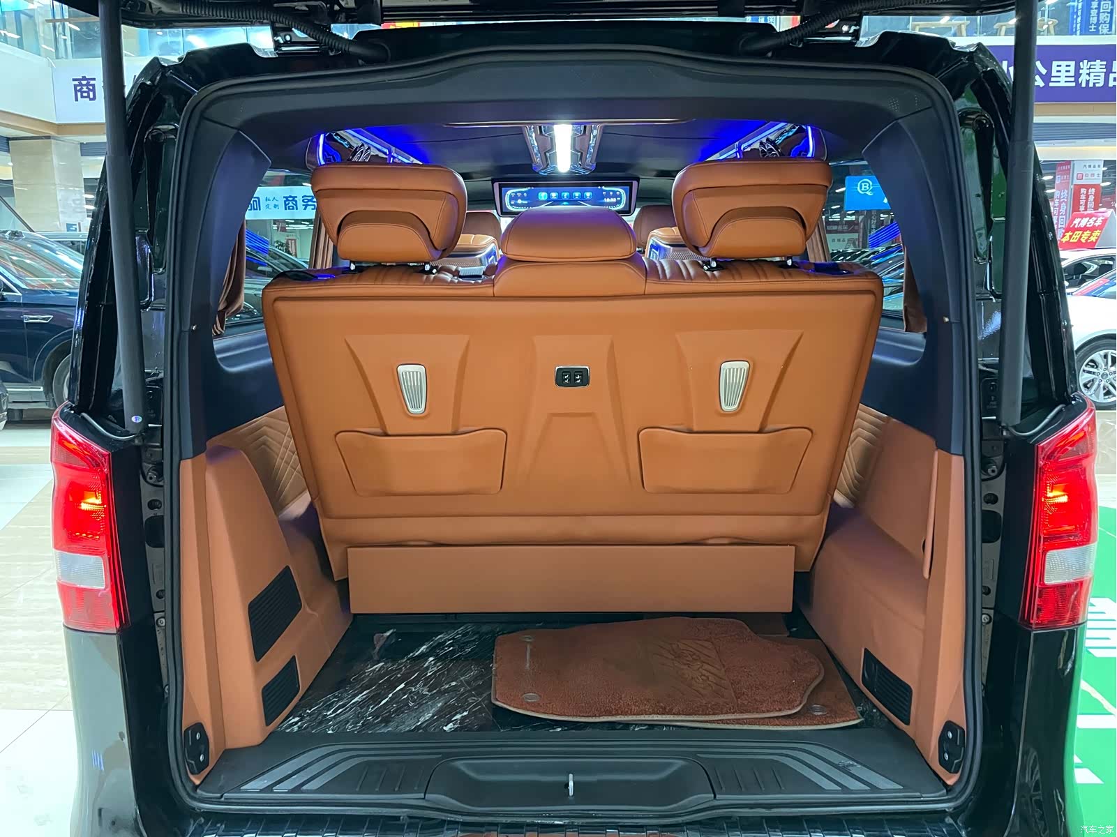 Mercedes-Benz 7, 2024 15