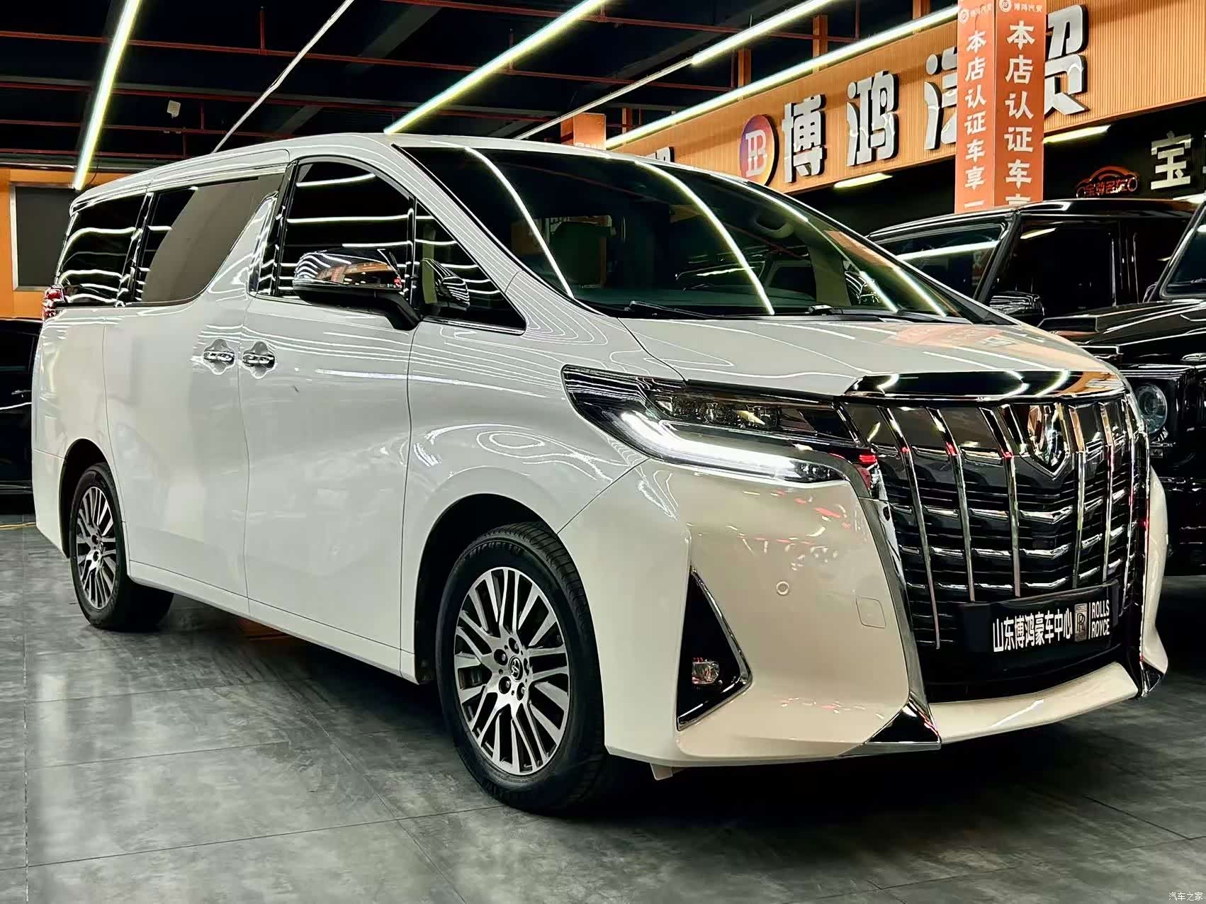 Toyota Alphard, 2018 3