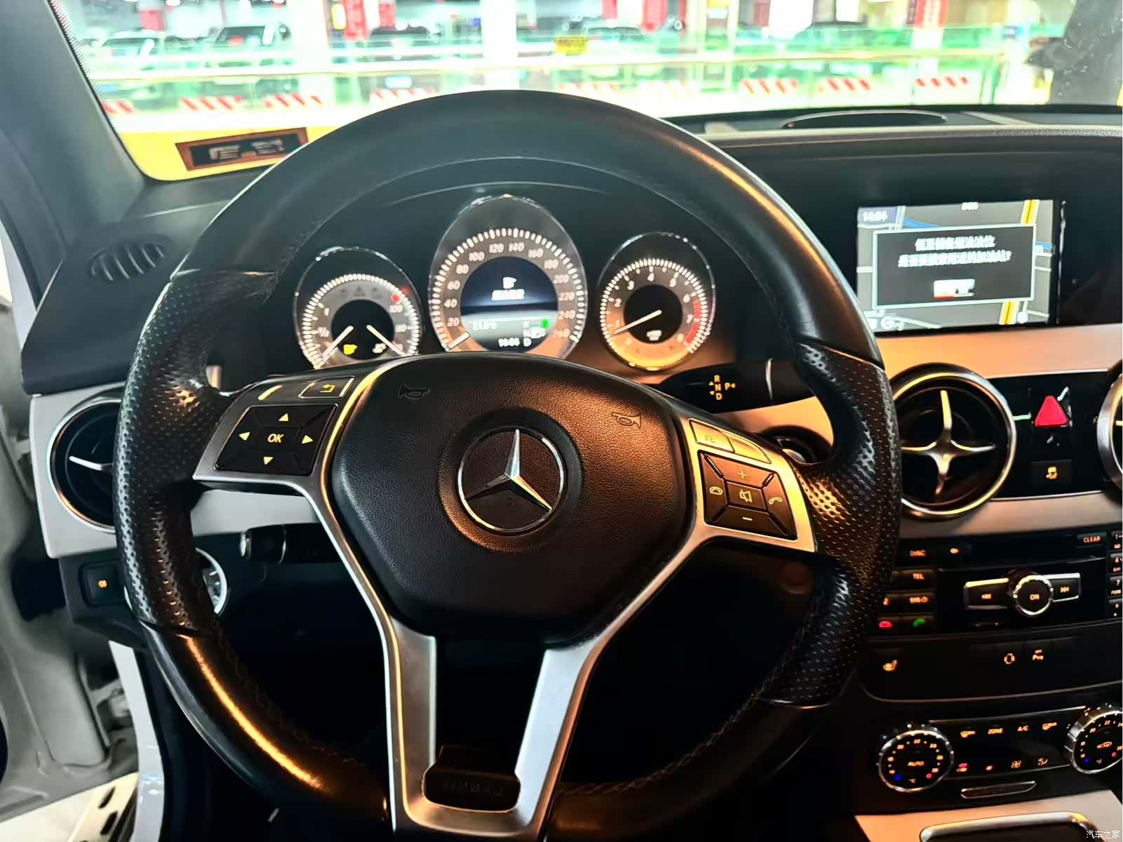 Mercedes-Benz GLK-Class, 2015 10