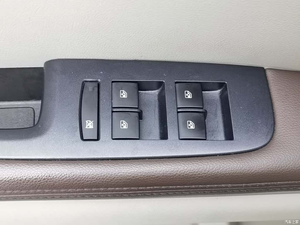Buick GL8, 2020 9