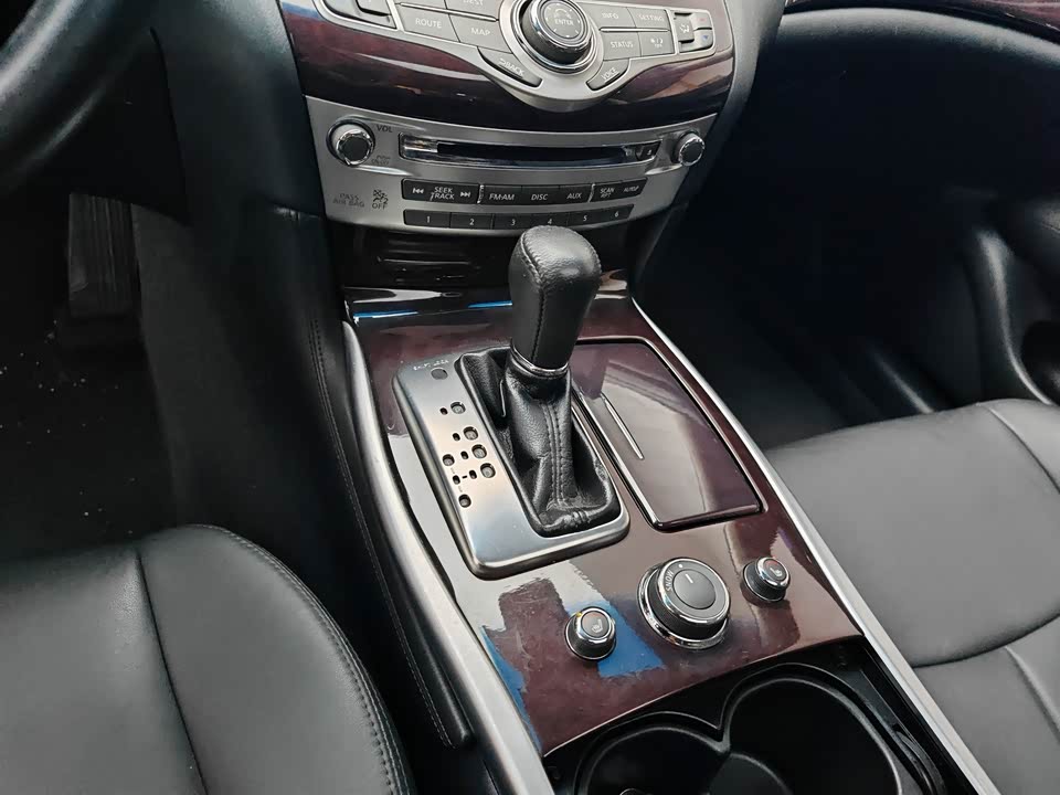 Infiniti Q70 Infiniti Q70