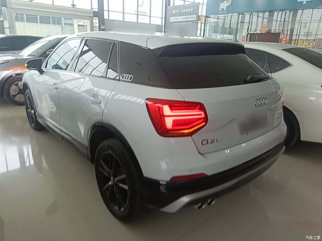 Audi Q2L, 2019 все фото